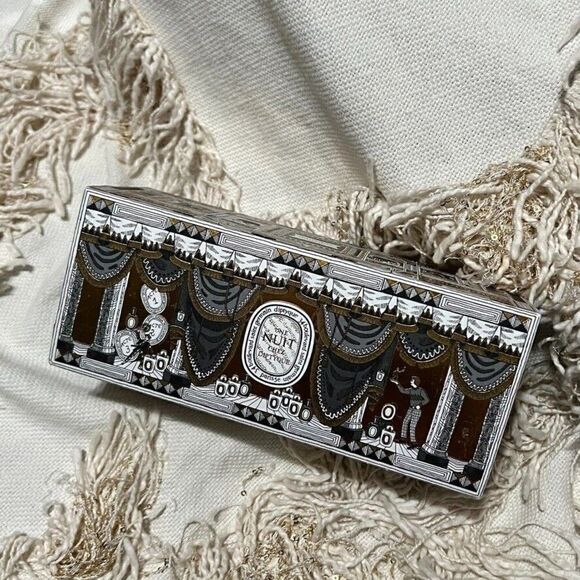 DIPTYQUE Legende Du Nord Holiday Candle Set of 3 70g Pine, Amber, Almond - Picture 2 of 12